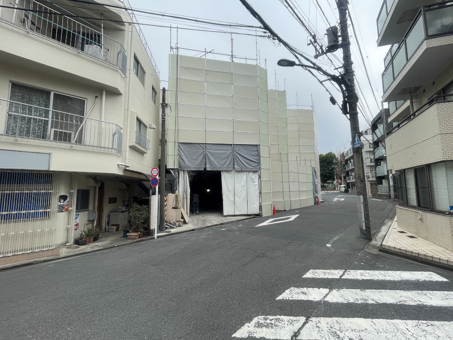 【東京23区】新宿区早稲田鶴巻町で解体工事進行中
